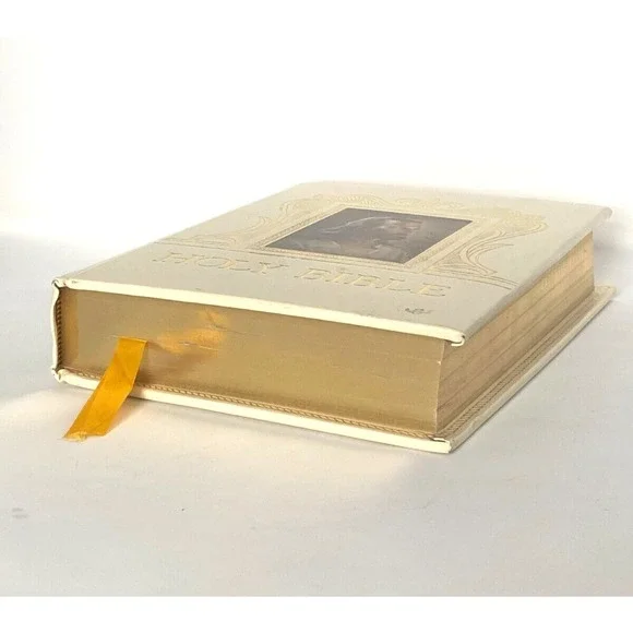 Vtg Holy Bible 2005 Catholic Pop Benedict & Vatican Clean Great Condition - Picture 4 of 9